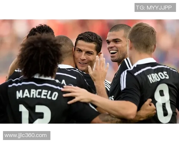 足球皇马球星卡收藏热潮揭示的体育文化与市场潜力